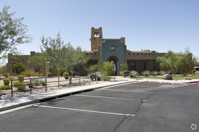 Building Photo - Las Colinas At Black Canyon