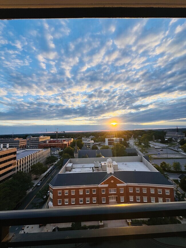 ¡Vistas de puesta de sol increíbles! - 28 Allegheny Ave