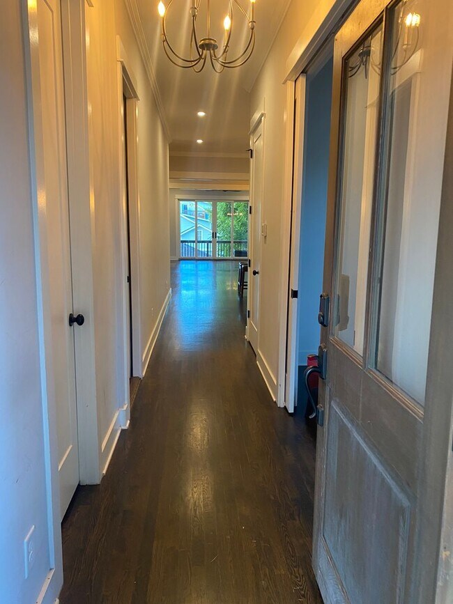 Foto del edificio - Prime East End Rental Home