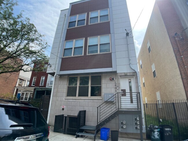 Building Photo - 1909 N 7th St