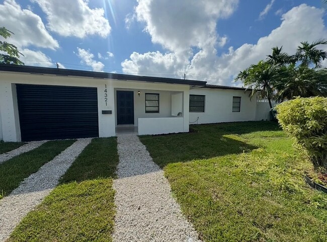Building Photo - 14321 Boggs Dr