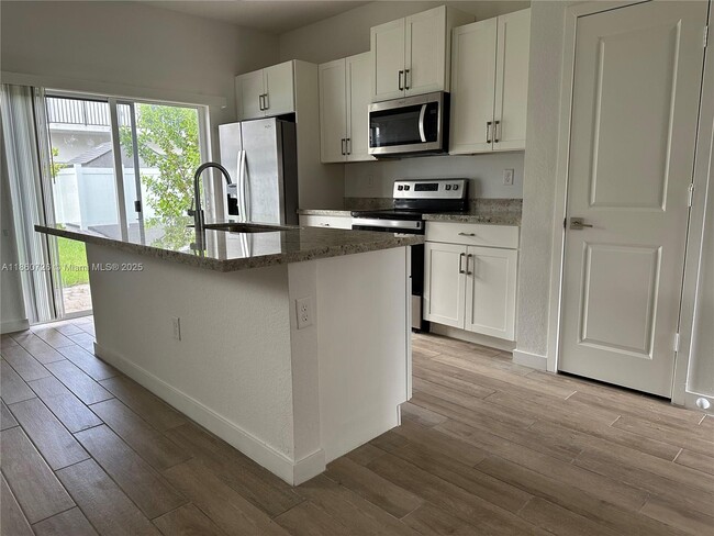 Foto del edificio - 752 SE 17th St