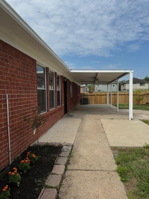 Foto del edificio - 16442 Gold Ridge Ln