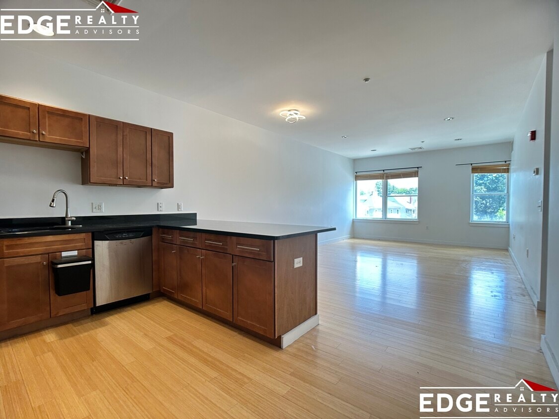 Foto principal - 99 Chestnut Hill Ave