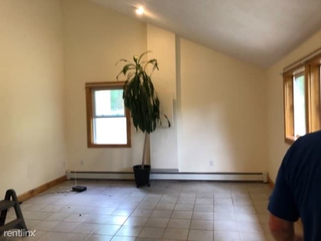 Building Photo - 3 br, 1 bath House - 77 Charlotte Ave.
