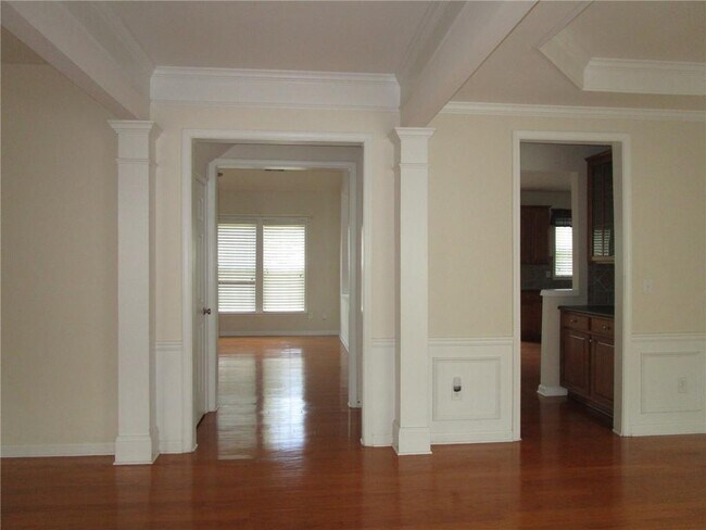 Building Photo - 2272 Young America Dr NE