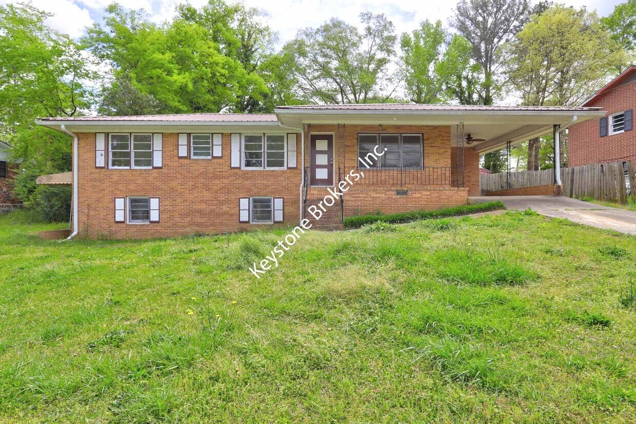 Primary Photo - 2457 Alandale Dr
