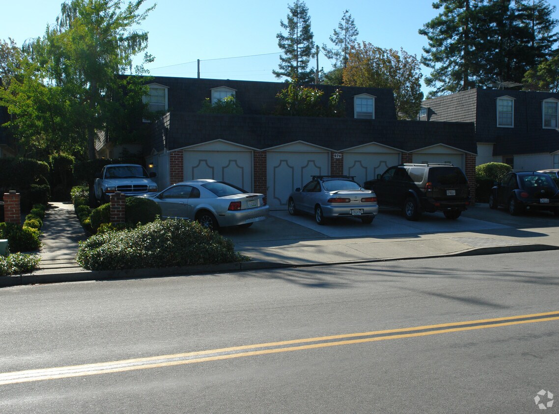 Foto del edificio - 976 Ponderosa Ave