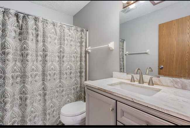 Foto del edificio - 1784 Ridgebury Dr