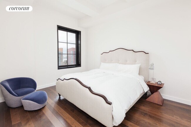 Building Photo - 425 W 50th St