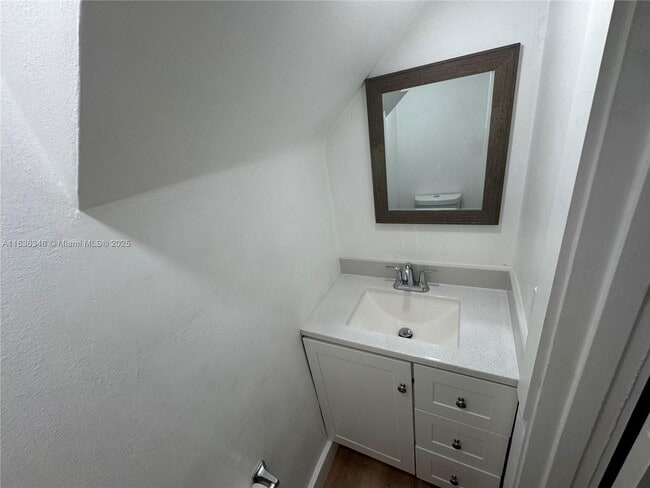 Building Photo - 1201 SW 42nd Ave