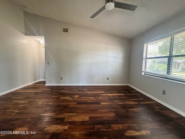 Foto del edificio - 8343 Westover Ct
