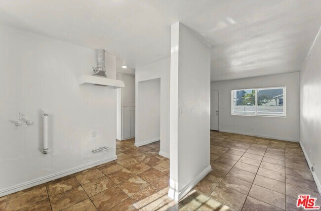 Foto del edificio - 1030 E 21st St