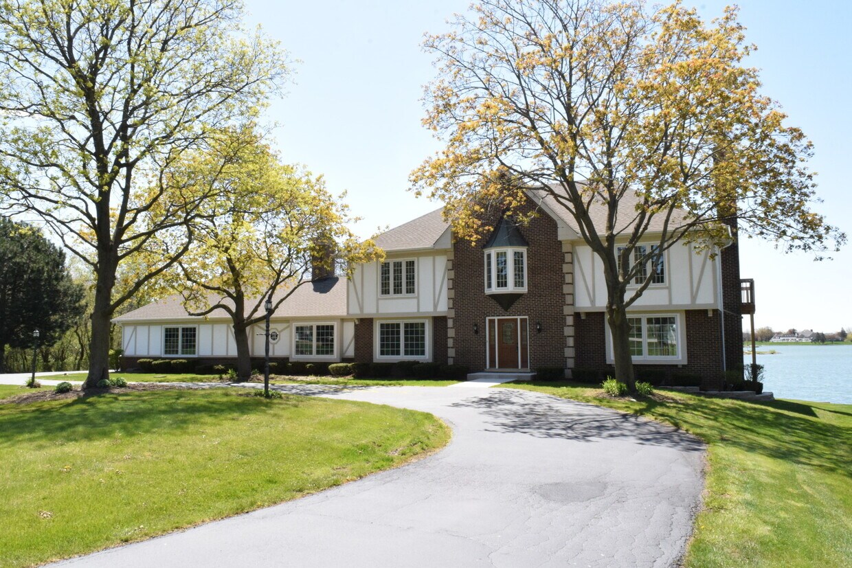 7 Back Bay Dr, South Barrington, IL 60010 House Rental in South