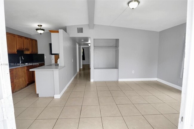 Foto del edificio - 272 NW 30th Terrace