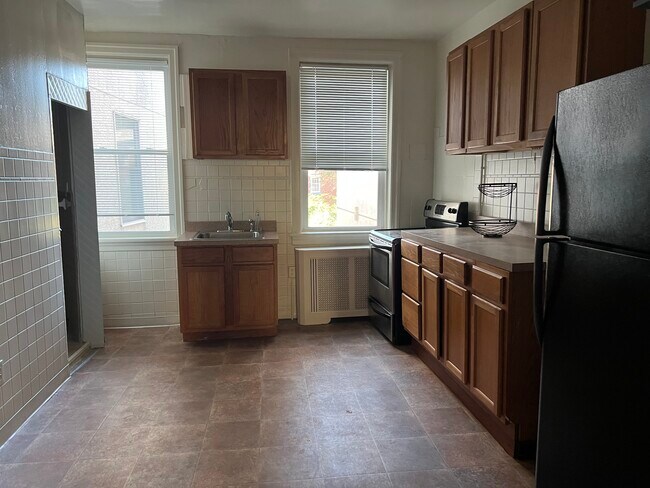 Kitchen view - 1005 S 3rd St