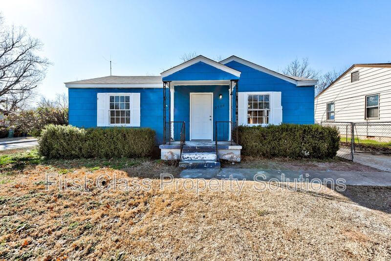Primary Photo - 2500 NW 41st St