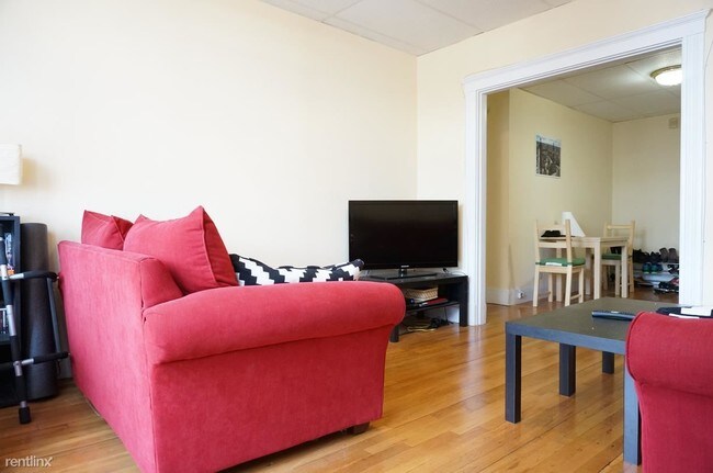 Building Photo - 2 br, 1 bath  - 11 Carol Ave # 16