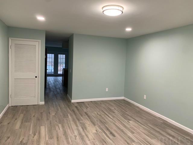 Building Photo - 5287 Oakwood Dr