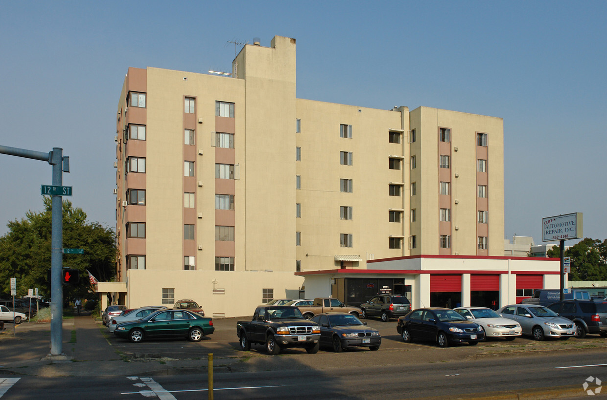 Primary Photo - Capitol Plaza