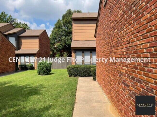 Foto del edificio - Cute 2-Story 3/3 Townhome in Irving For Rent!