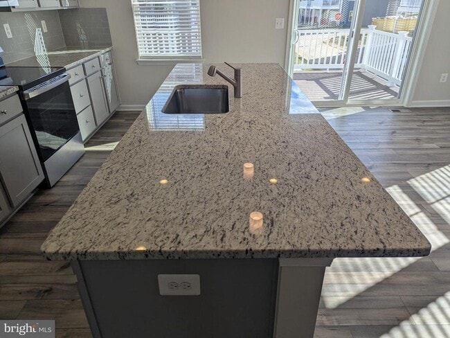 Foto del edificio - 294 Watercourse Dr