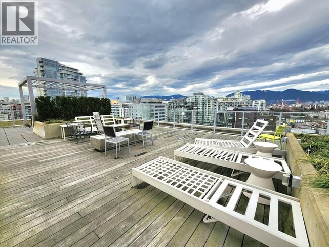 Photo du bâtiment - 180 E 2nd Ave