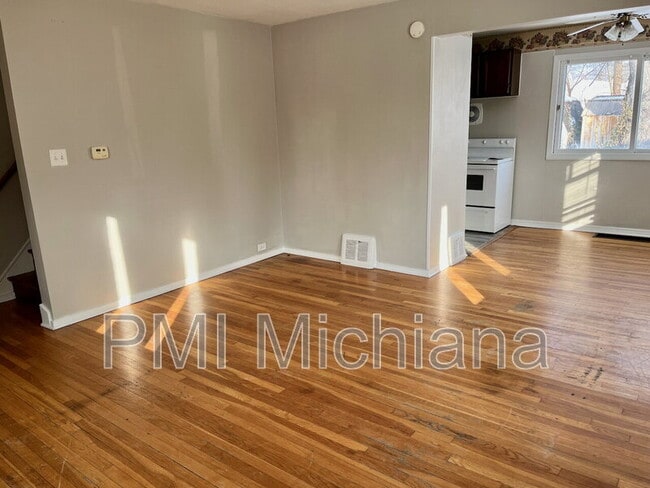Foto del edificio - 4414 Huron Cir