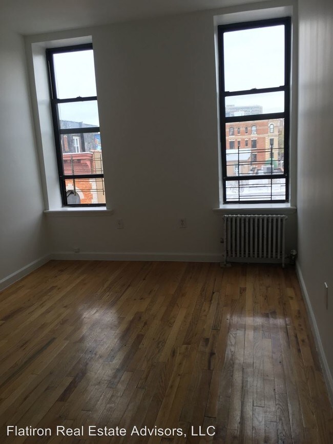 Building Photo - 615 E 189th St