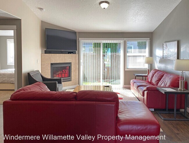 Building Photo - 4 br, 2 bath House - 700 Whirlwind Dr. NE