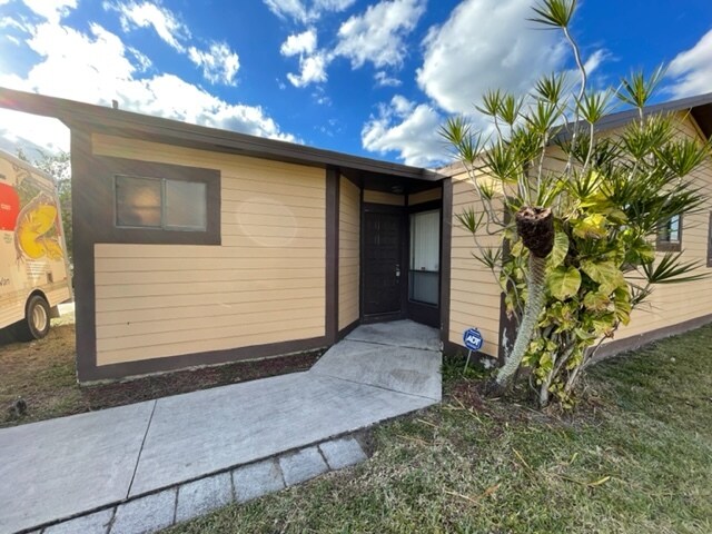 Building Photo - 9551 W Daffodil Ln