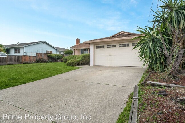 Building Photo - 3 br, 2 bath House - 2189 Del Monte Dr.