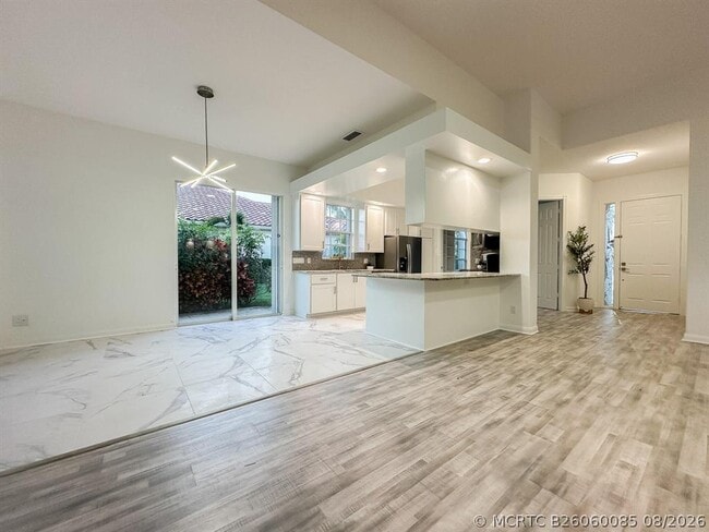 Building Photo - 7046 Fish Creek Ln
