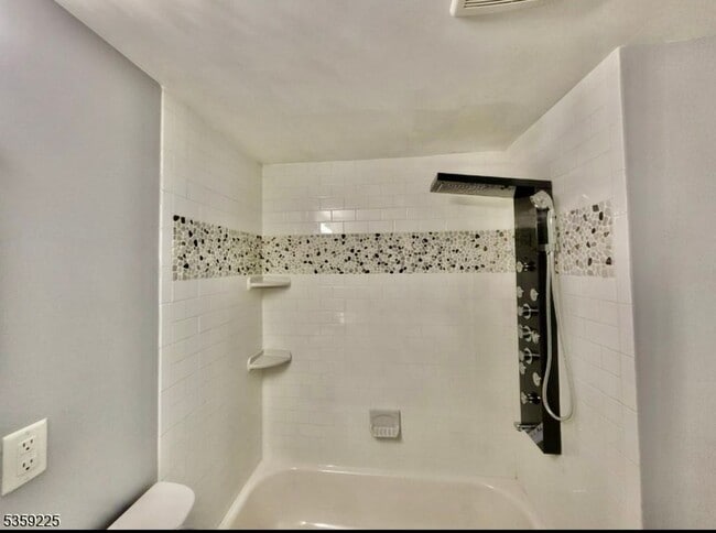 Foto del edificio - 126 Seabreeze Ave