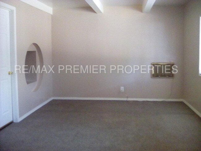 Building Photo - 1725 Carville Dr