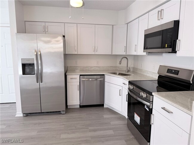 Building Photo - 8687 River Homes Lane