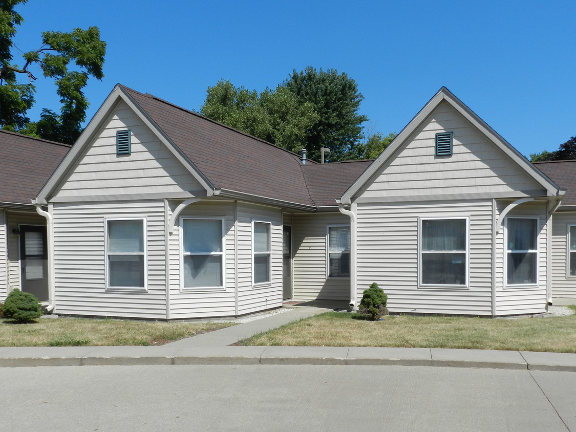 Building Photo - Forest Avenue Senior Townhomes