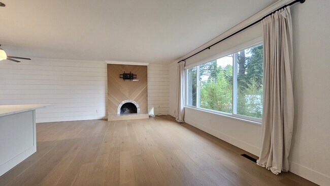 Building Photo - 1587 Stayte Rd