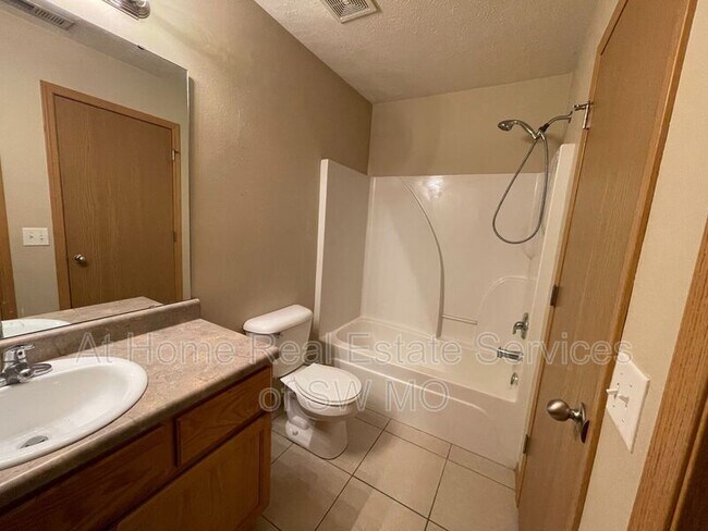 Foto del edificio - 1219 N Northwood Ave