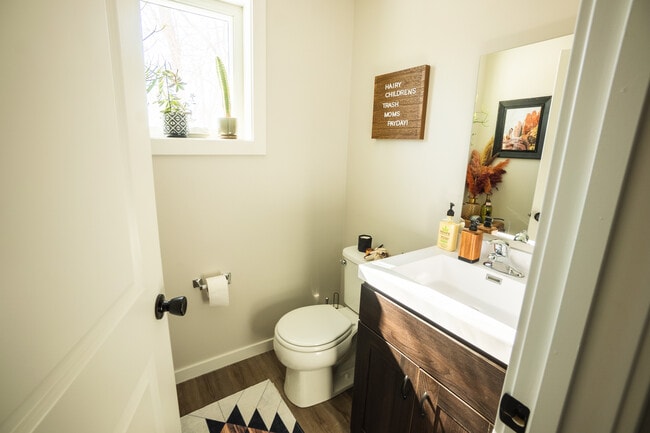 Main Floor Half Bath - 2927 Marshall St NE