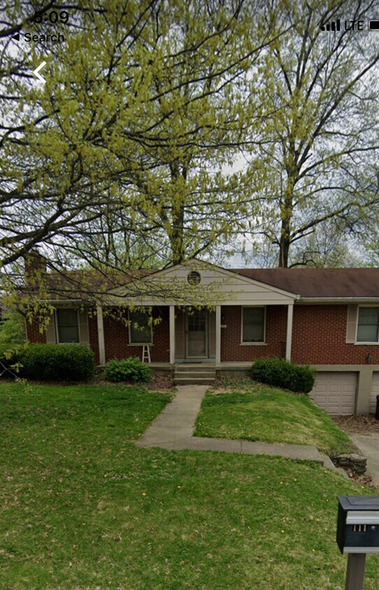 111 College Park Dr, Crestview Hills, KY 41017 House Rental in