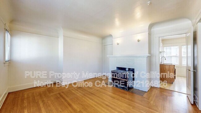 Building Photo - 422 Humboldt St