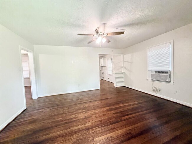 Foto del edificio - 824 S Anderson St