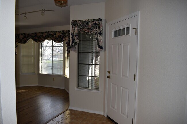 Living Rm - 8178 Devon Park Ct