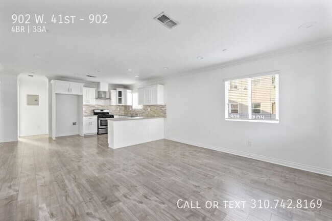 Building Photo - Beautifull 4-bedroom townhouse
