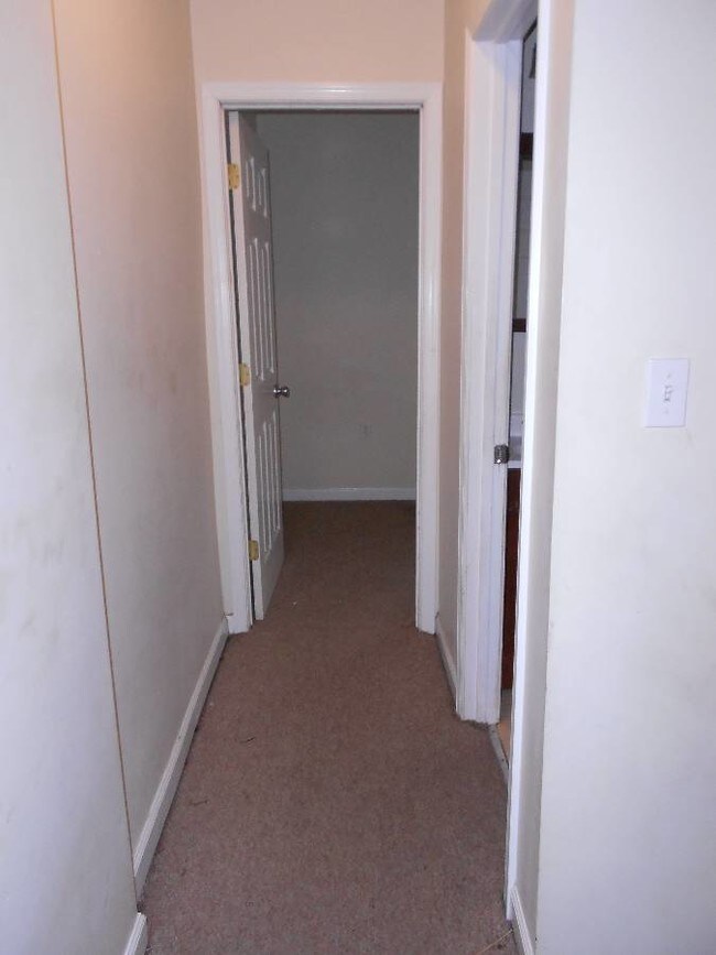 Building Photo - 2309 Hunter St