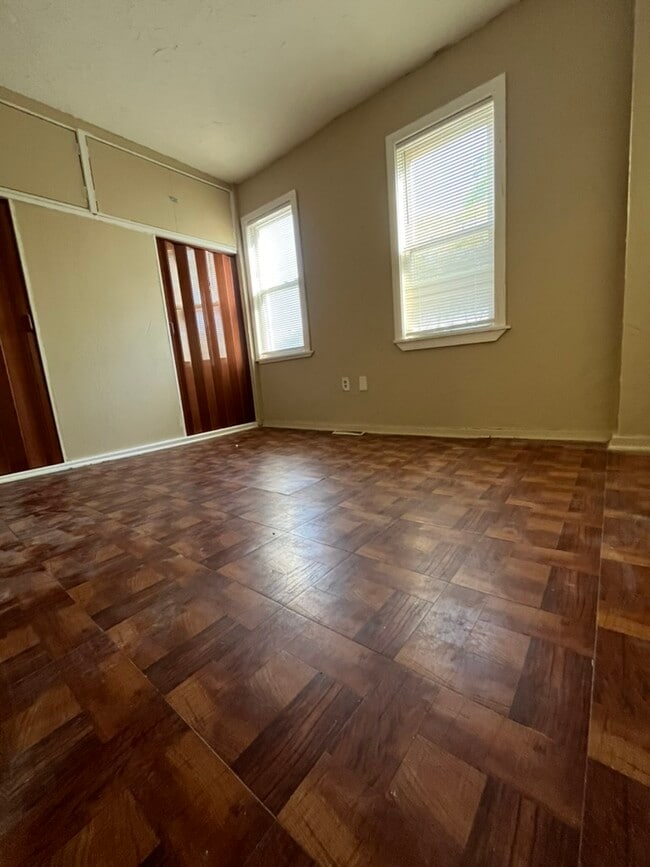 Building Photo - 1828 Reverend J J Walters Ave