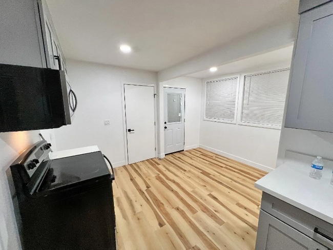 Building Photo - 3096 Goldner St