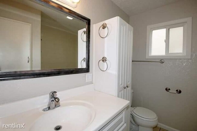 Building Photo - 3 br, 2 bath House - 433 Eleanor Ave