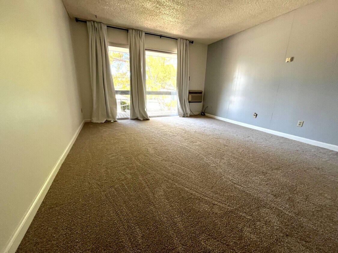 Foto del edificio - Comfort & Convenience in the Heart of Concord